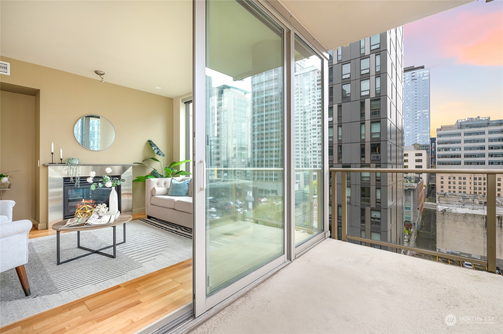 910 Lenora Street Unit: S907