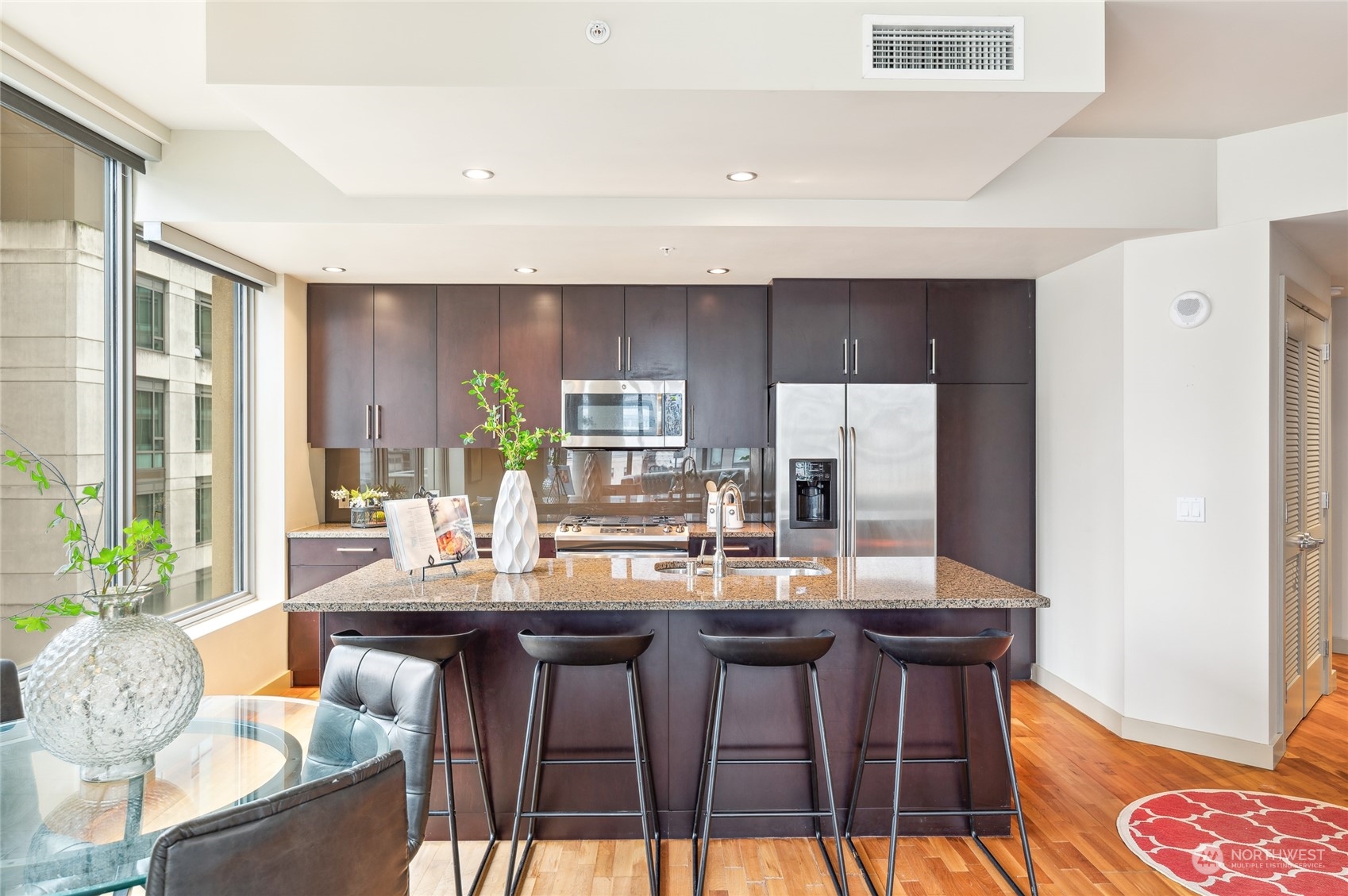 910 Lenora Street Unit: S907