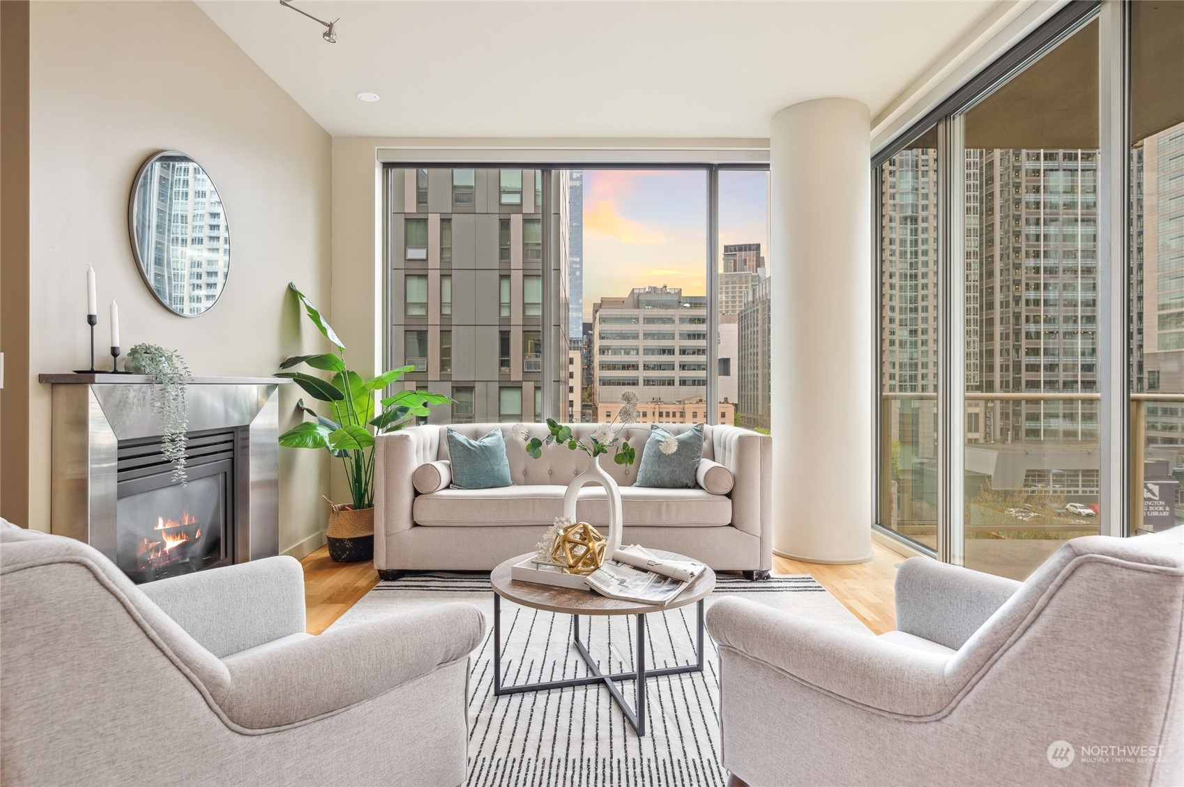 910 Lenora Street Unit: S907