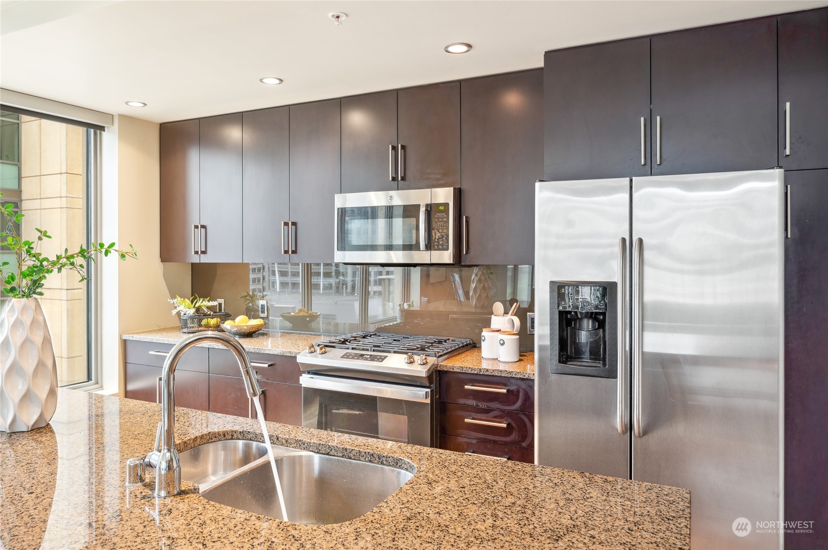 910 Lenora Street Unit: S907
