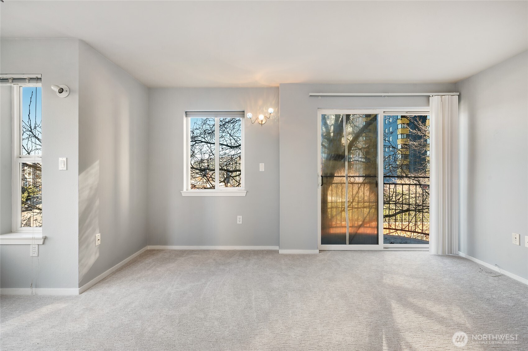425 Vine Street Unit: 608