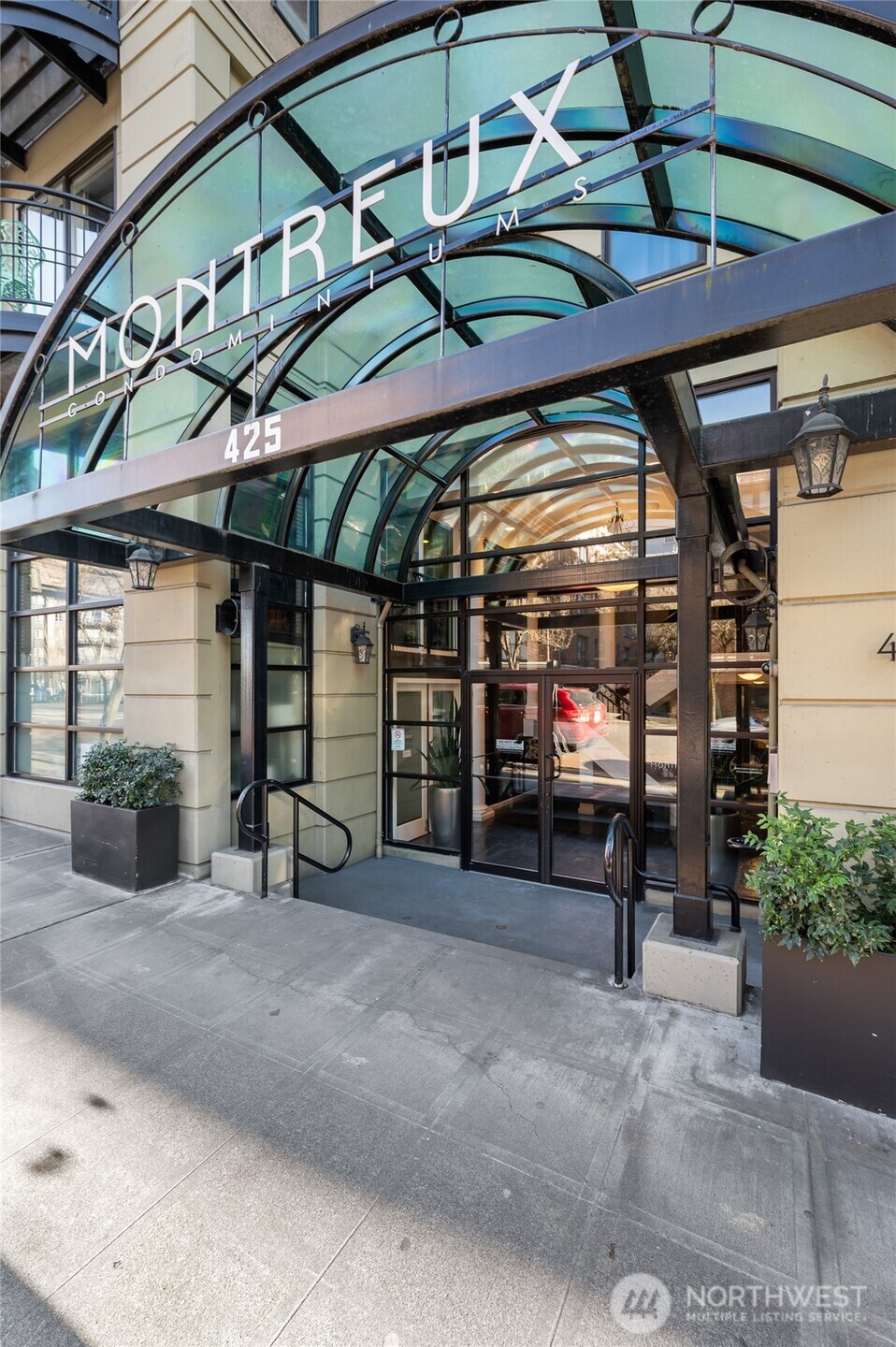 425 Vine Street Unit: 608