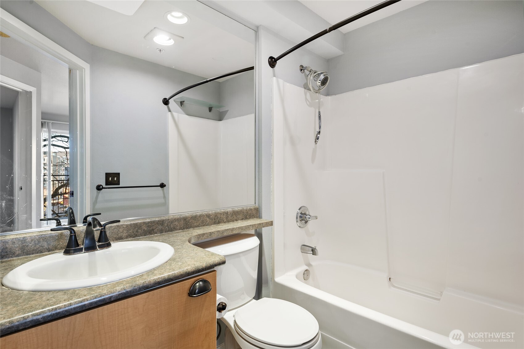 425 Vine Street Unit: 608