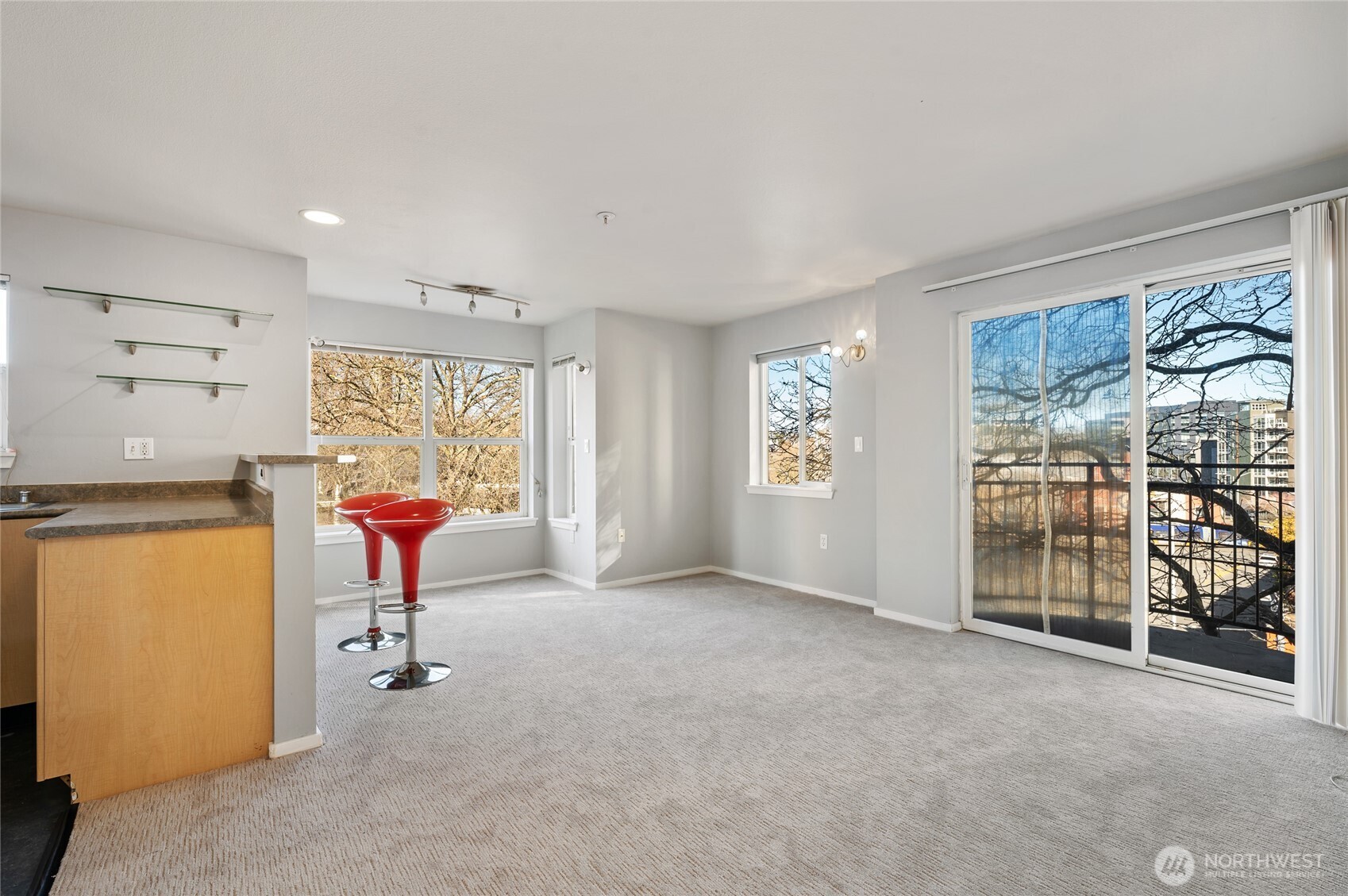 425 Vine Street Unit: 608