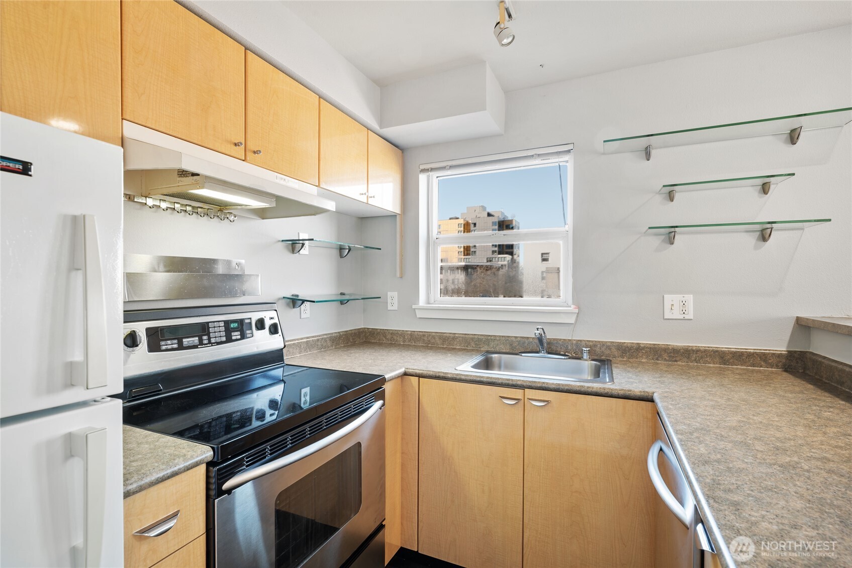 425 Vine Street Unit: 608