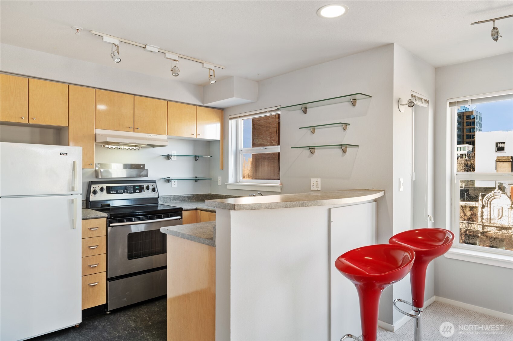 425 Vine Street Unit: 608