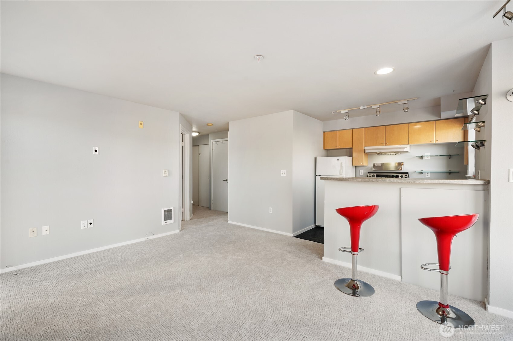 425 Vine Street Unit: 608
