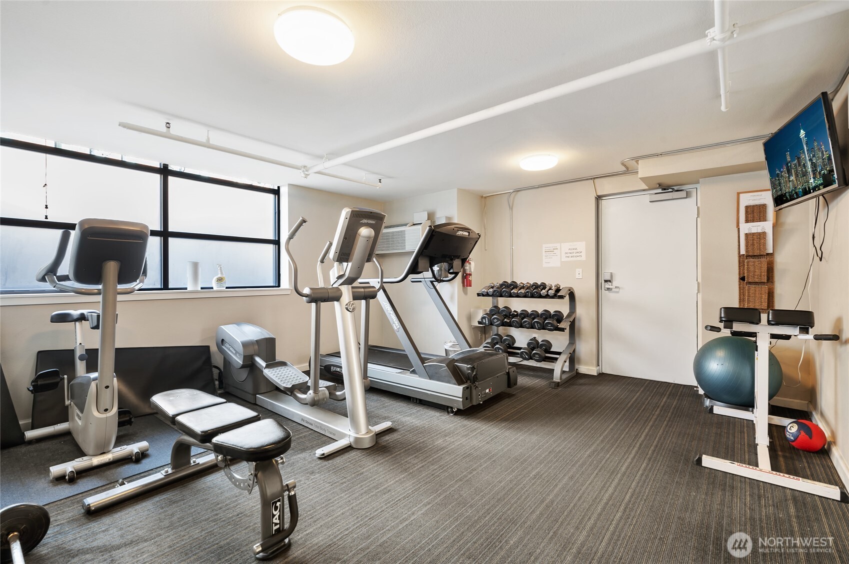 425 Vine Street Unit: 608