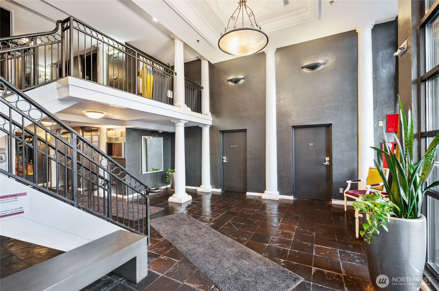 425 Vine Street Unit: 608