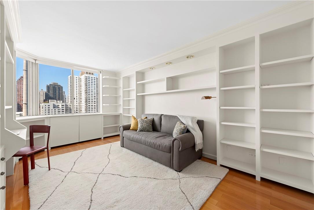 515 E 79 Street Unit: 19A
