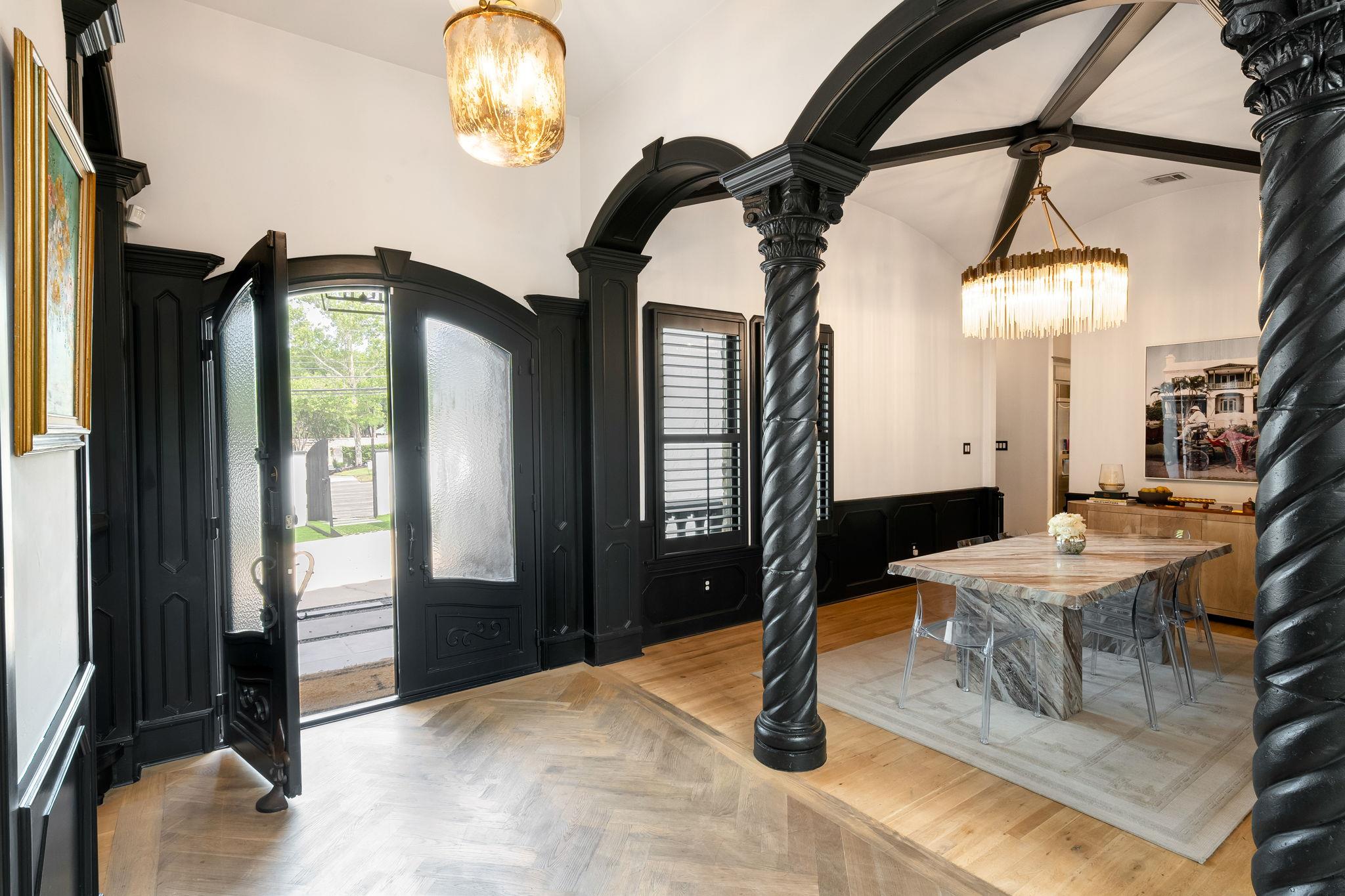 2621 Exposition BLVD