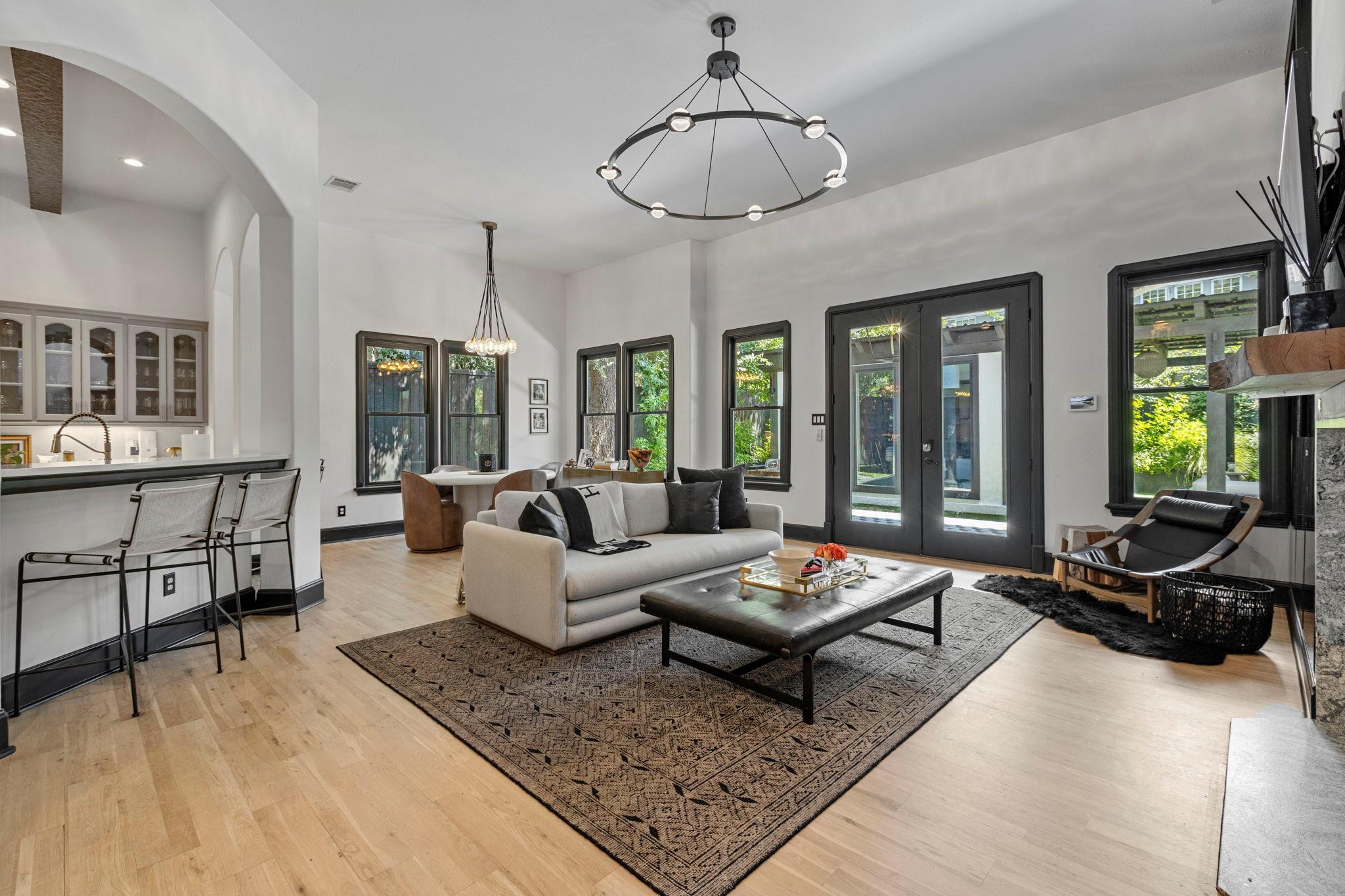 2621 Exposition BLVD