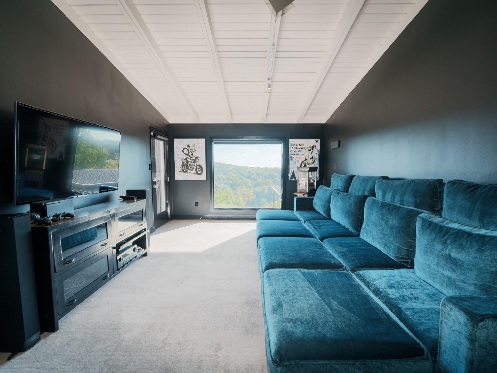 809 Redbud TRL, West Lake Hills