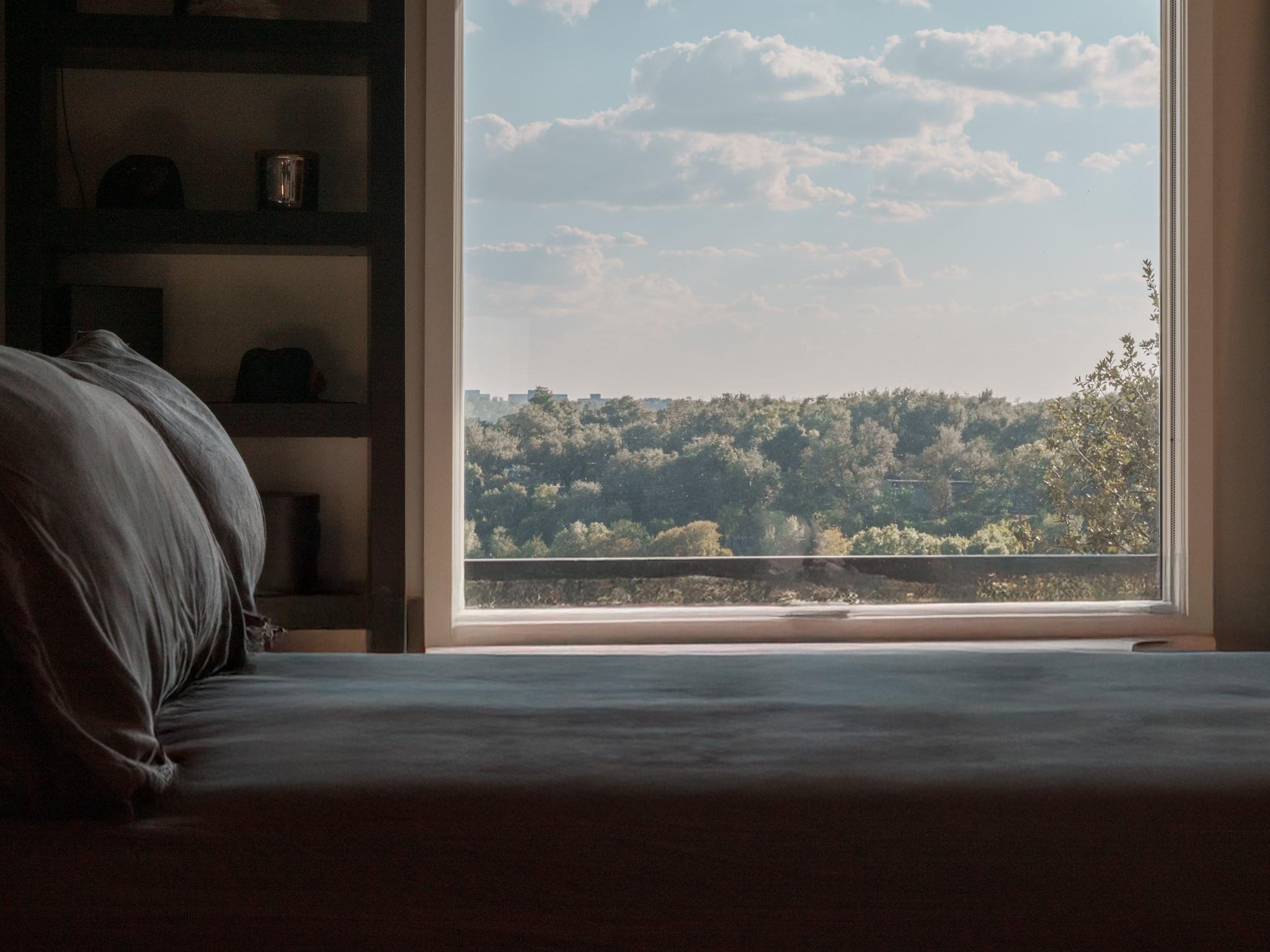 809 Redbud TRL, West Lake Hills