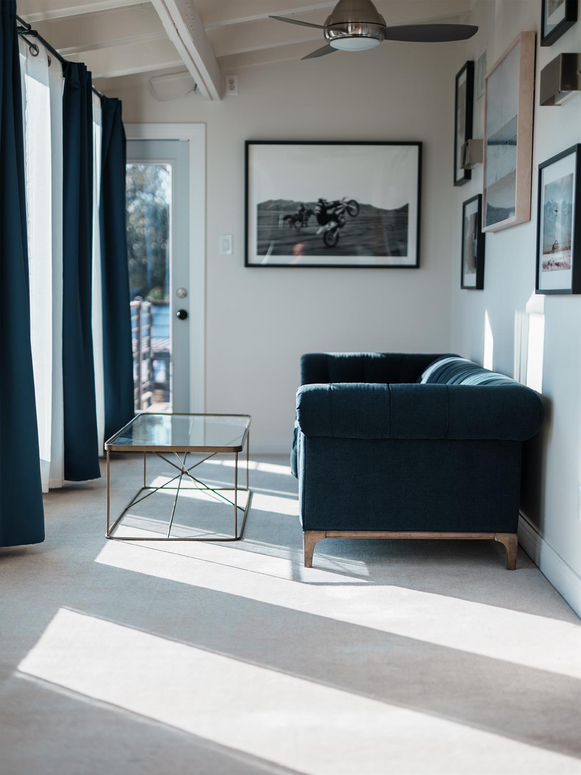 809 Redbud TRL, West Lake Hills