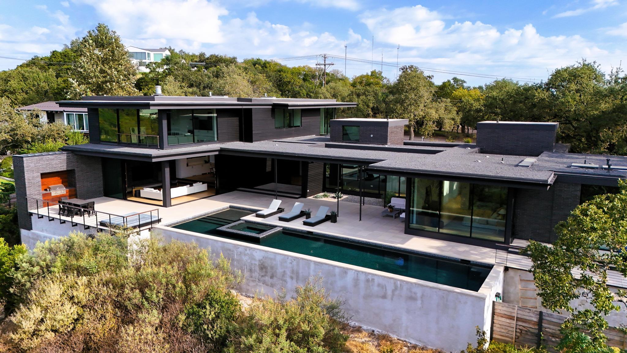 807 Redbud TRL, West Lake Hills