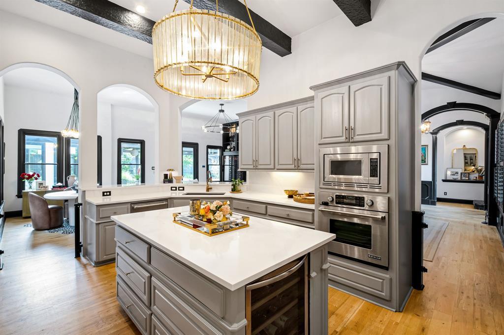 2621 Exposition BLVD