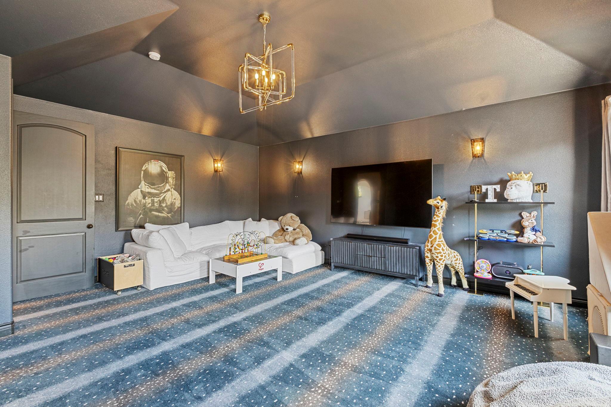 2621 Exposition BLVD