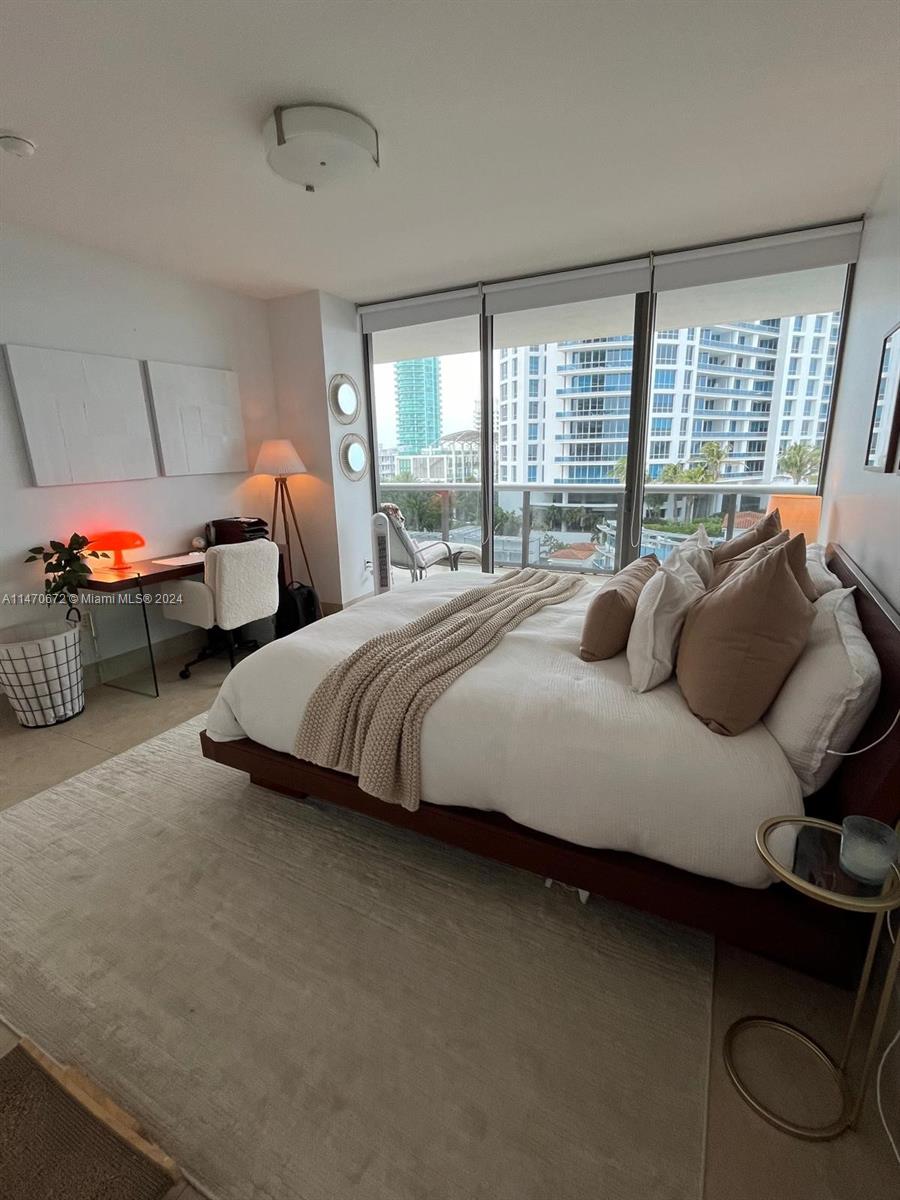 5875 COLLINS AV # 703
