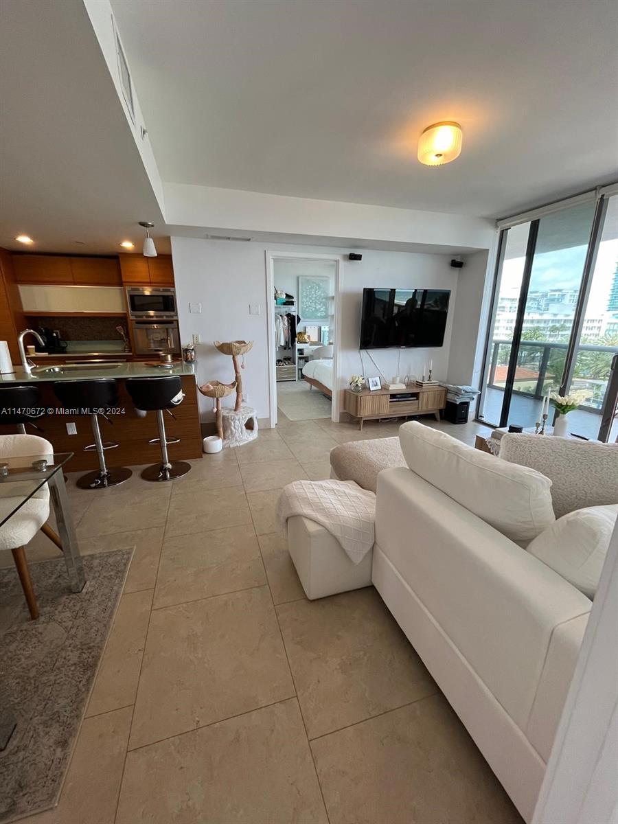 5875 COLLINS AV # 703