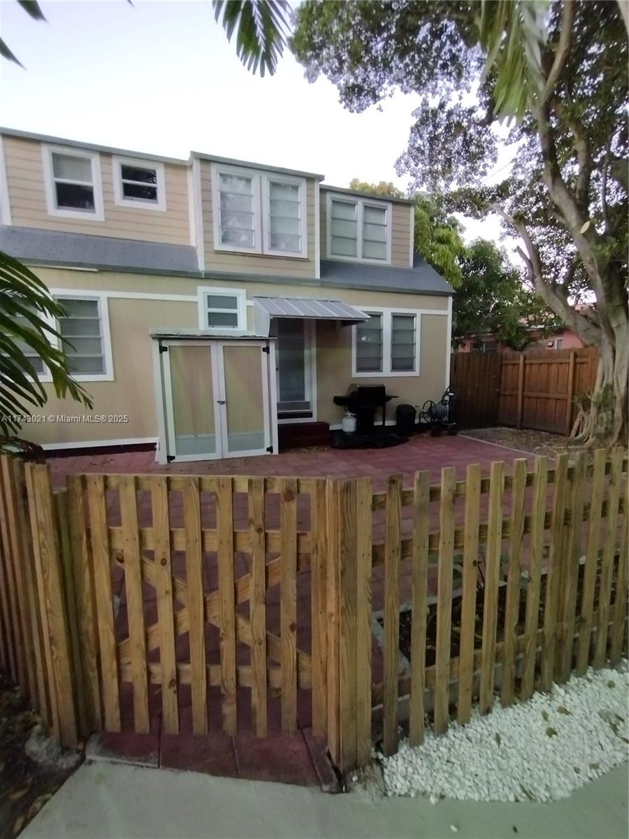 1408 SW 19th Ter