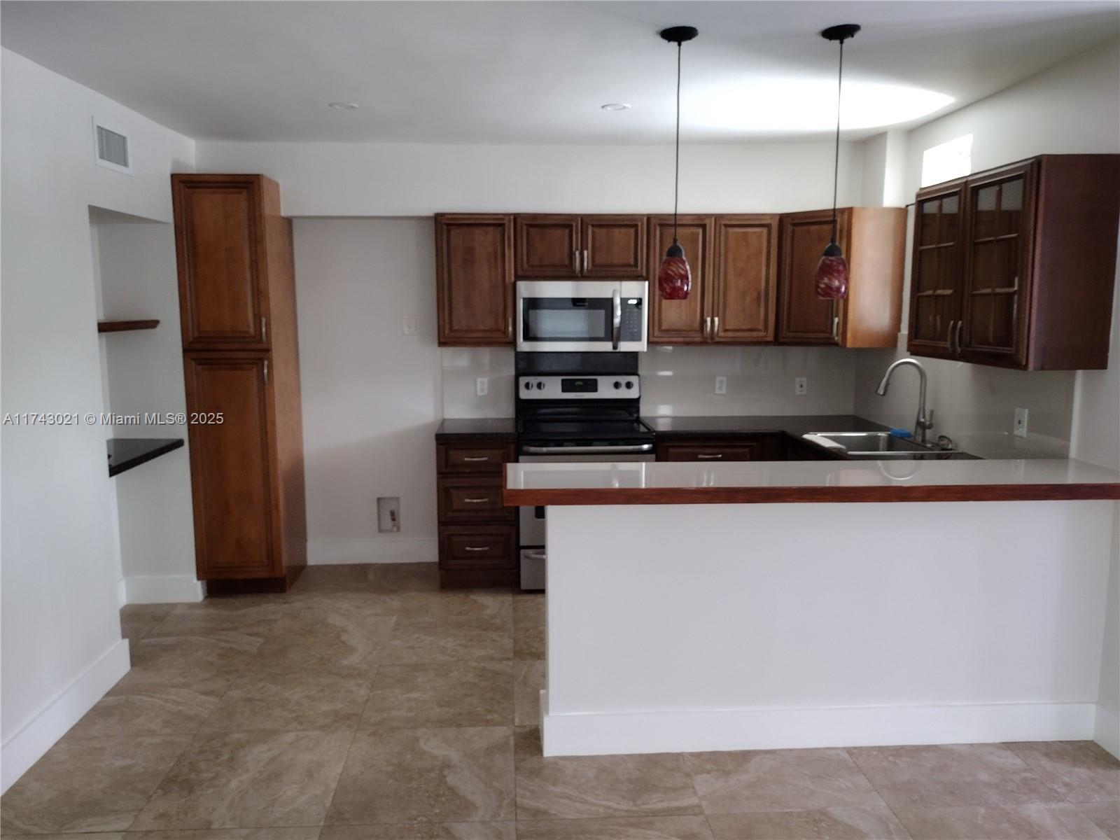 1408 SW 19th Ter