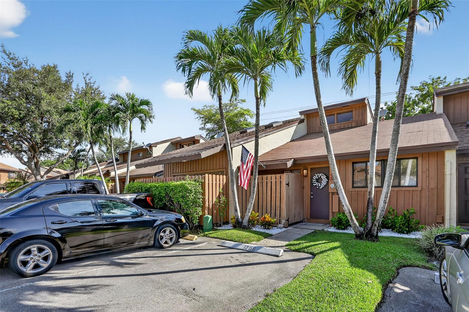 4149 S Pine Island Rd