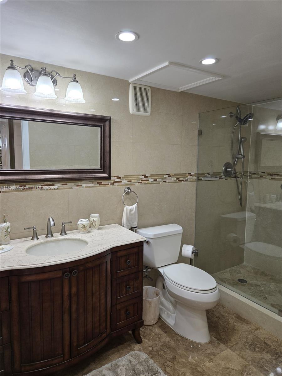 16251 Golf Club Rd # 211