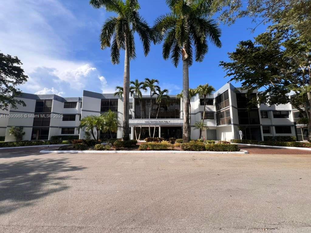 16251 Golf Club Rd # 211