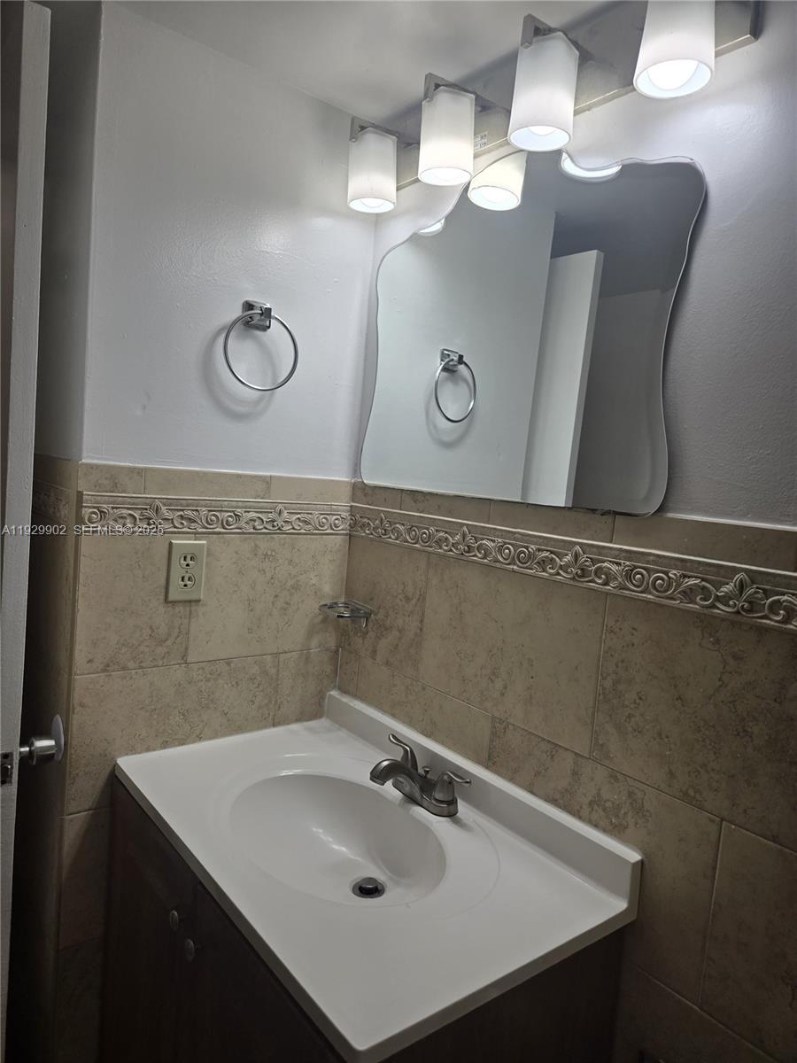 8054 SW 150 AV # 408