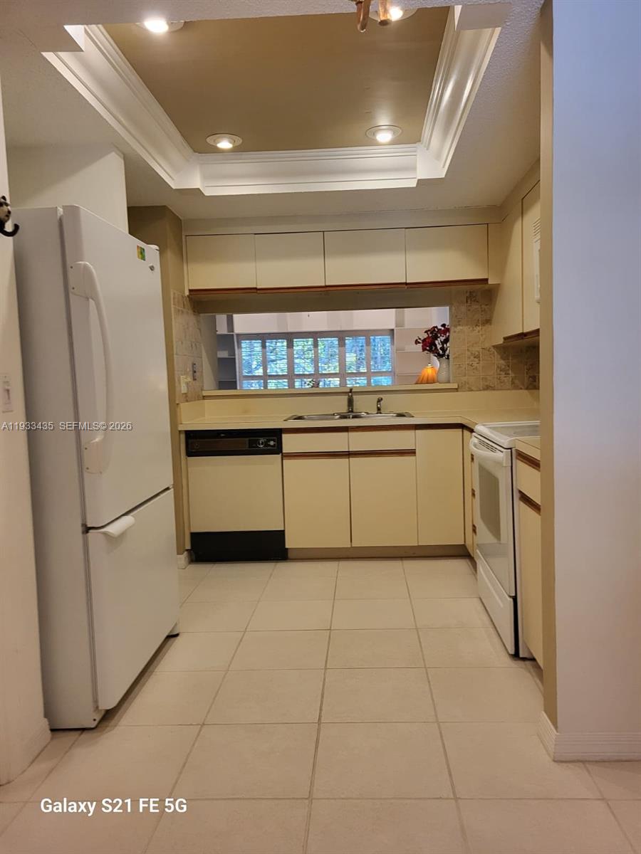 5200 SE Seascape Way # 201