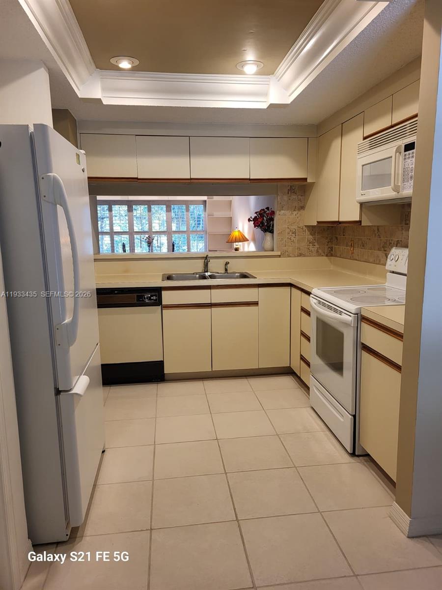 5200 SE Seascape Way # 201