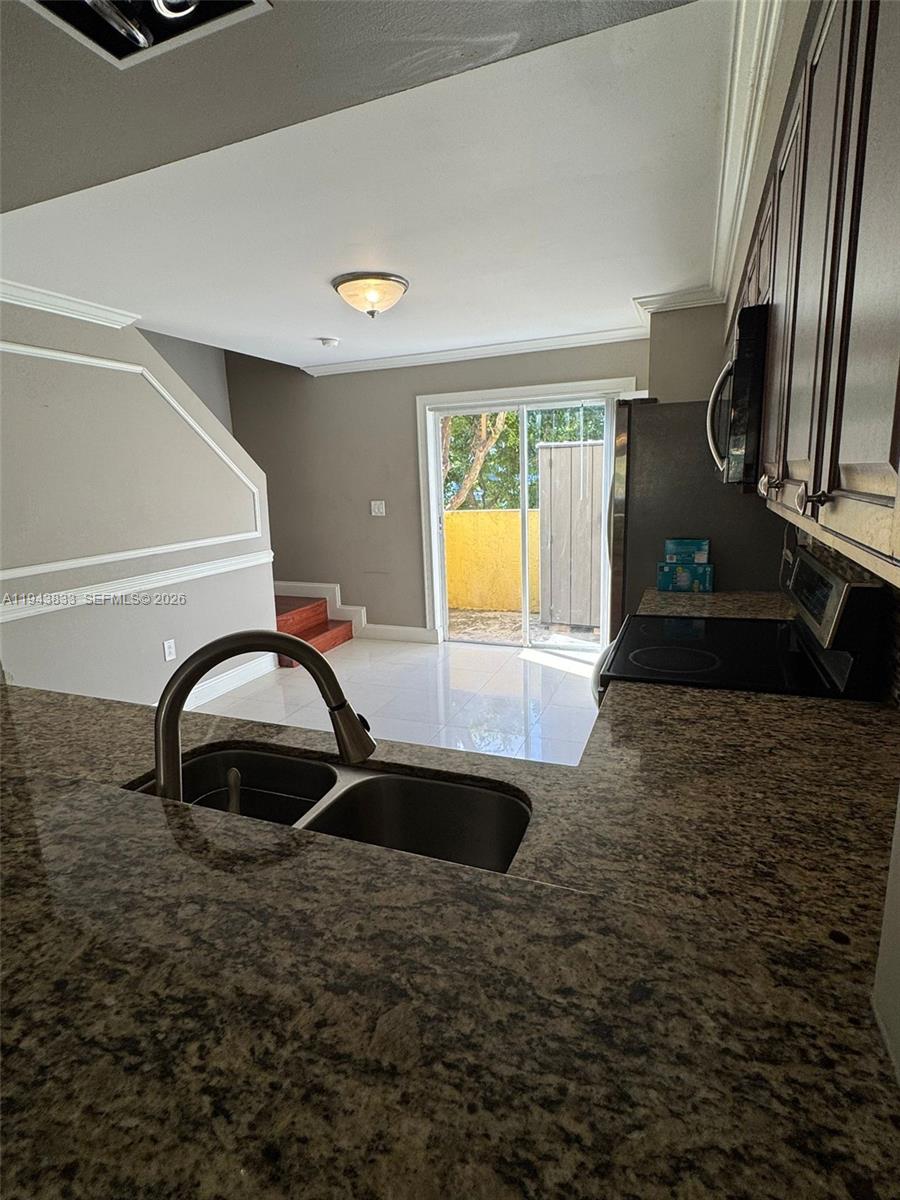 8240 SW 149th Ct # 206 Unit: 7-206