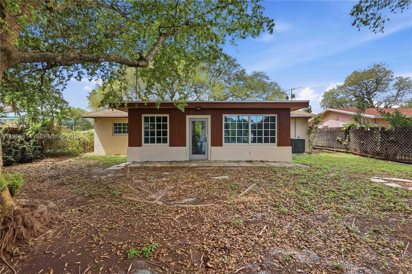 4512 SW 27th Terrace