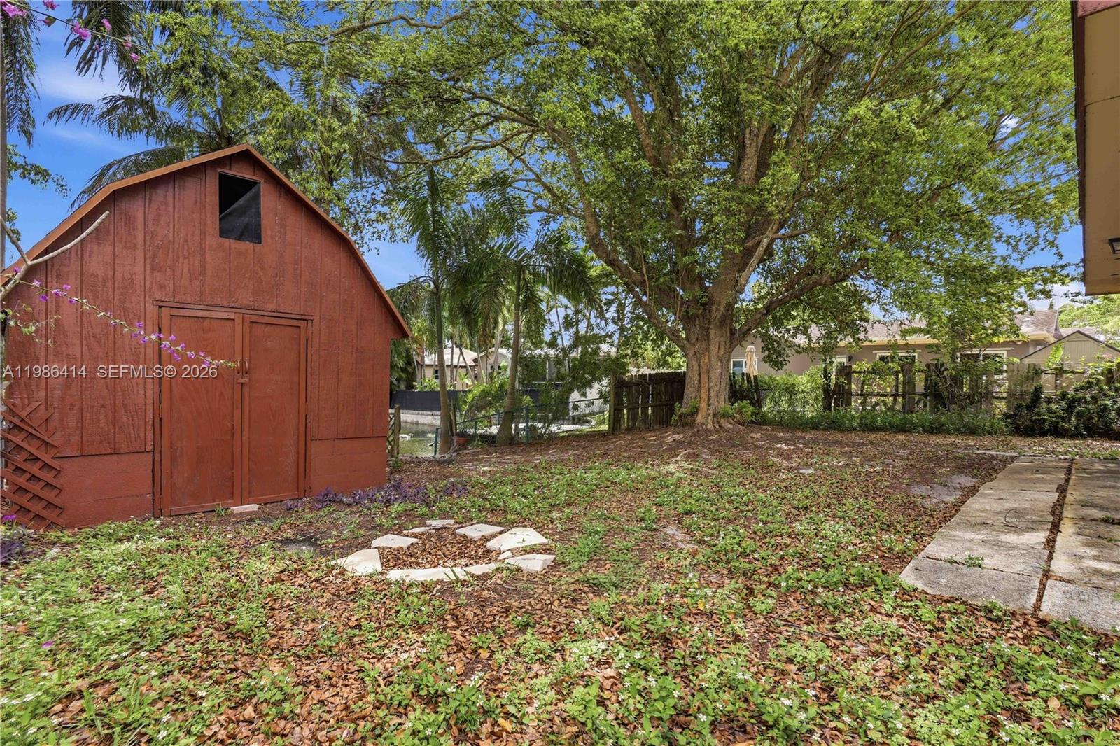 4512 SW 27th Terrace