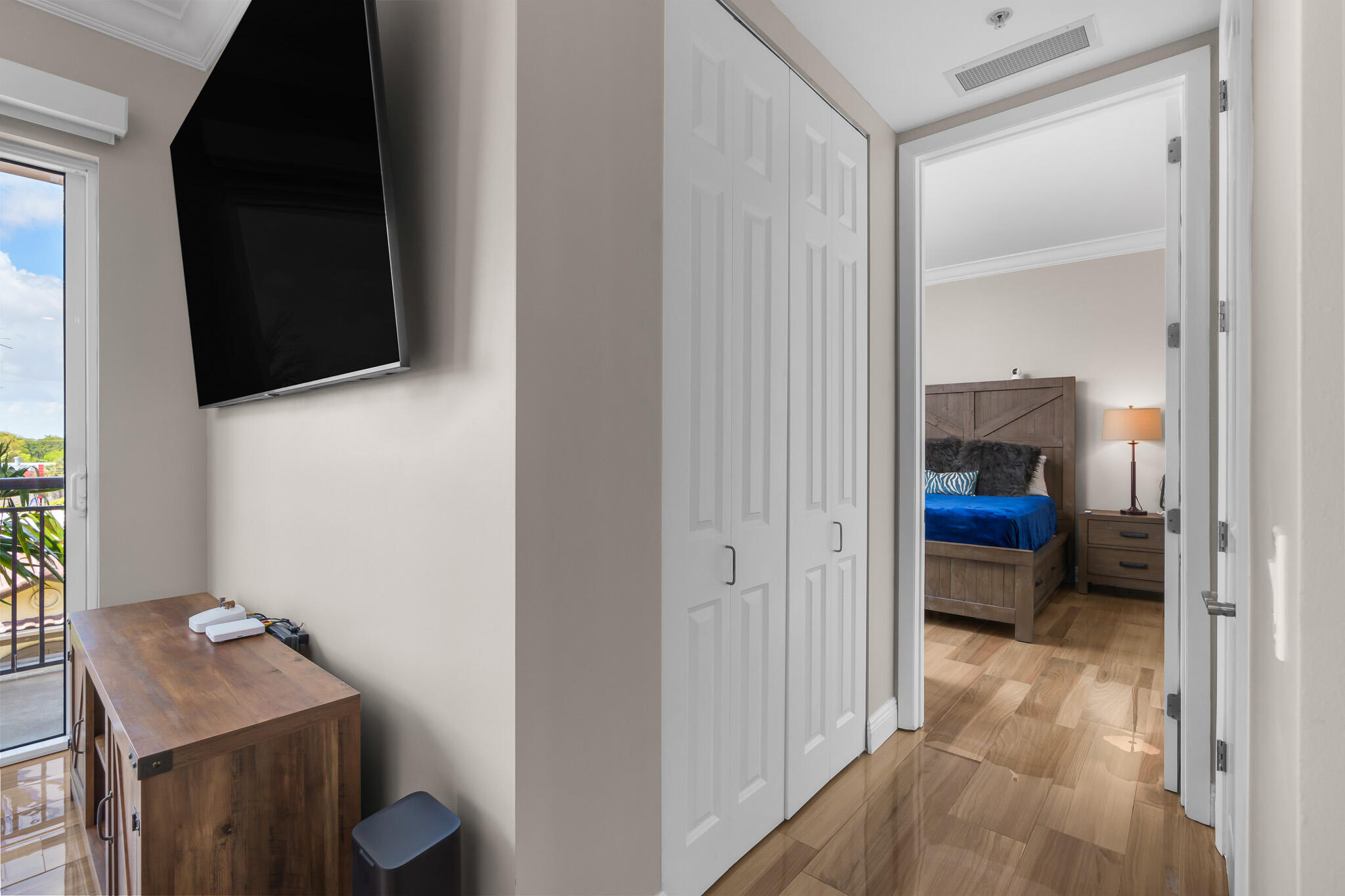 2633 NE 14th Avenue 308