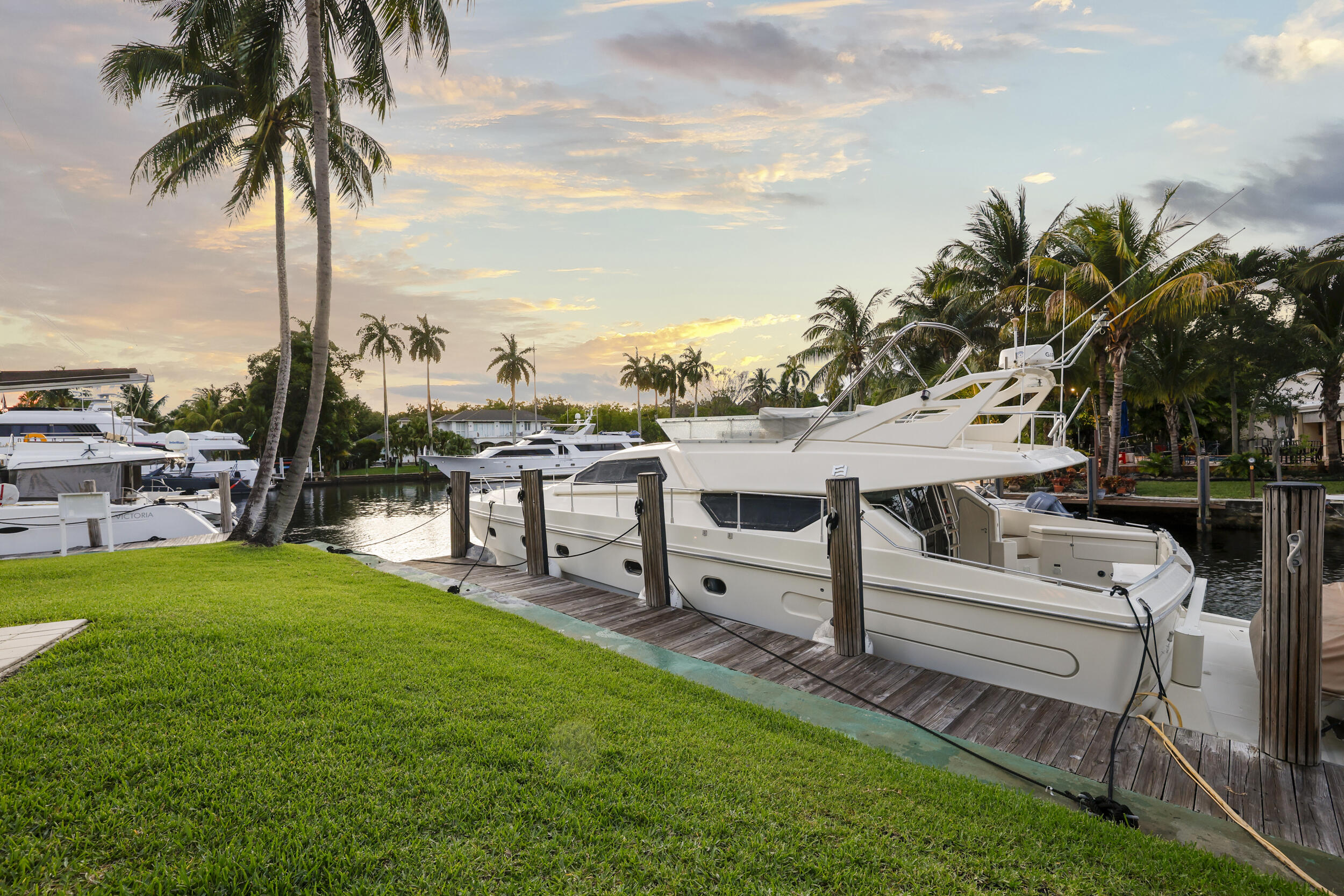1321 Tangelo Isle
