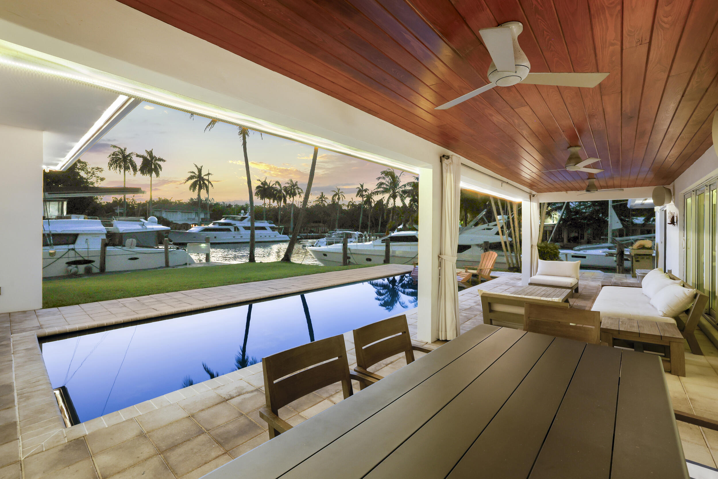 1321 Tangelo Isle