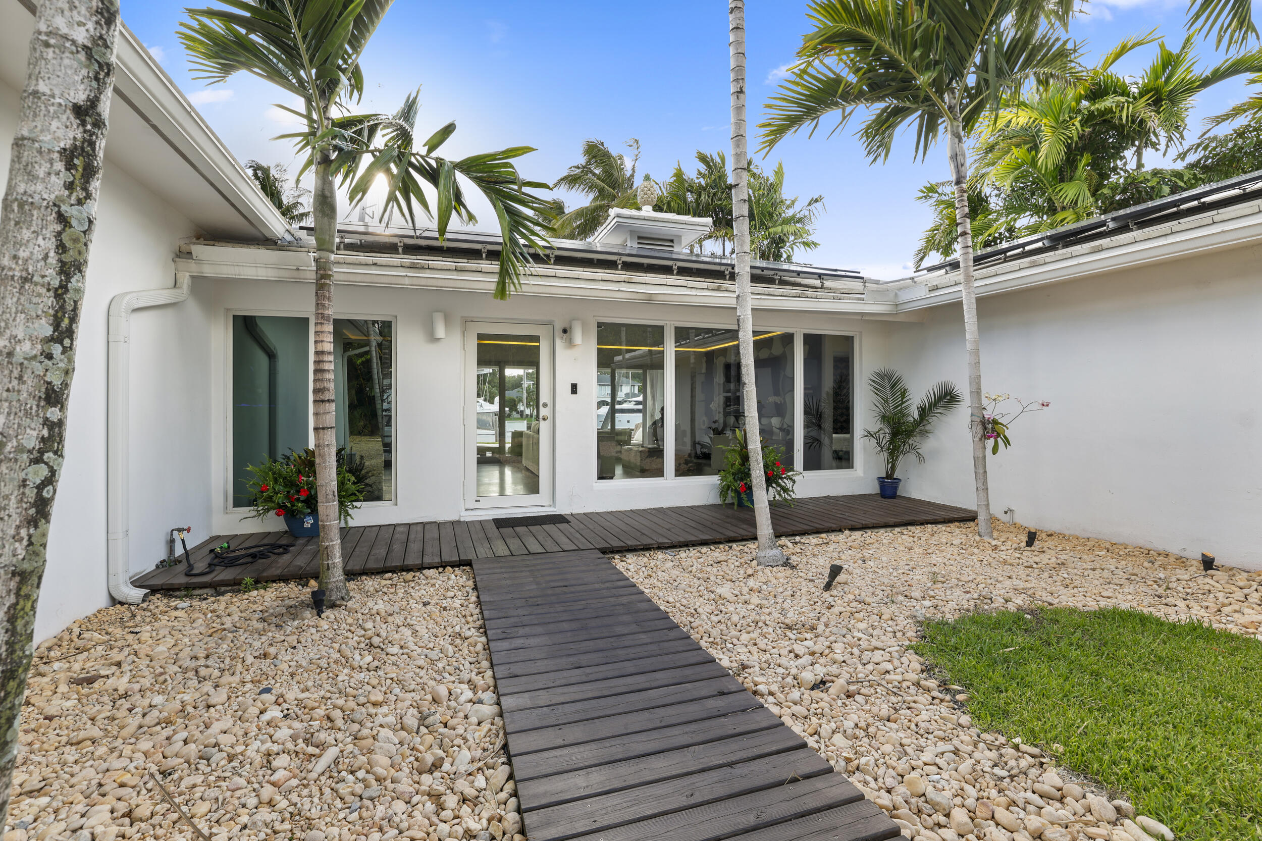 1321 Tangelo Isle