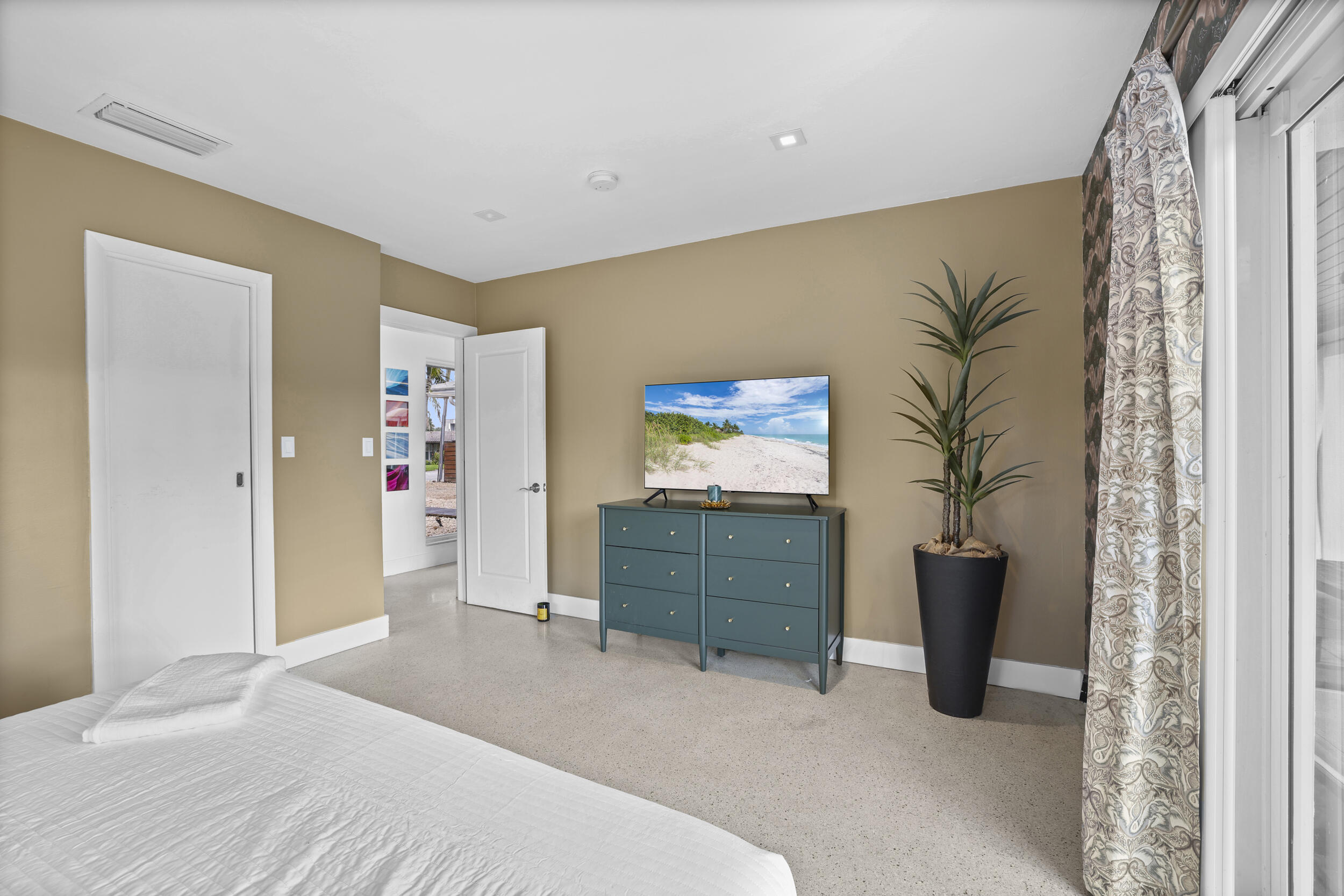 1321 Tangelo Isle