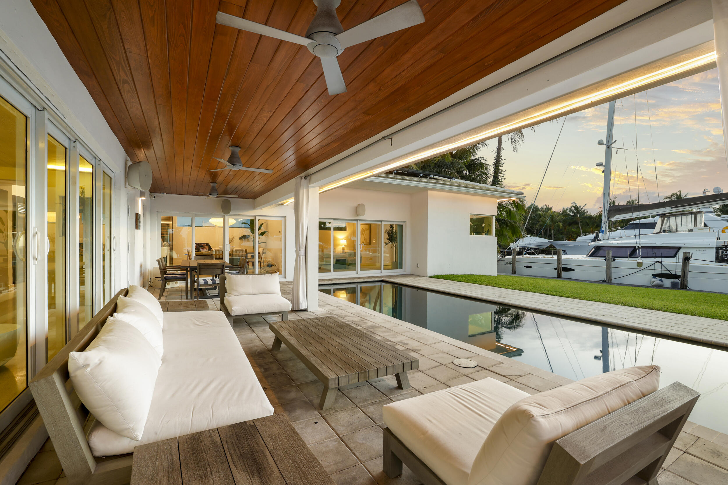 1321 Tangelo Isle