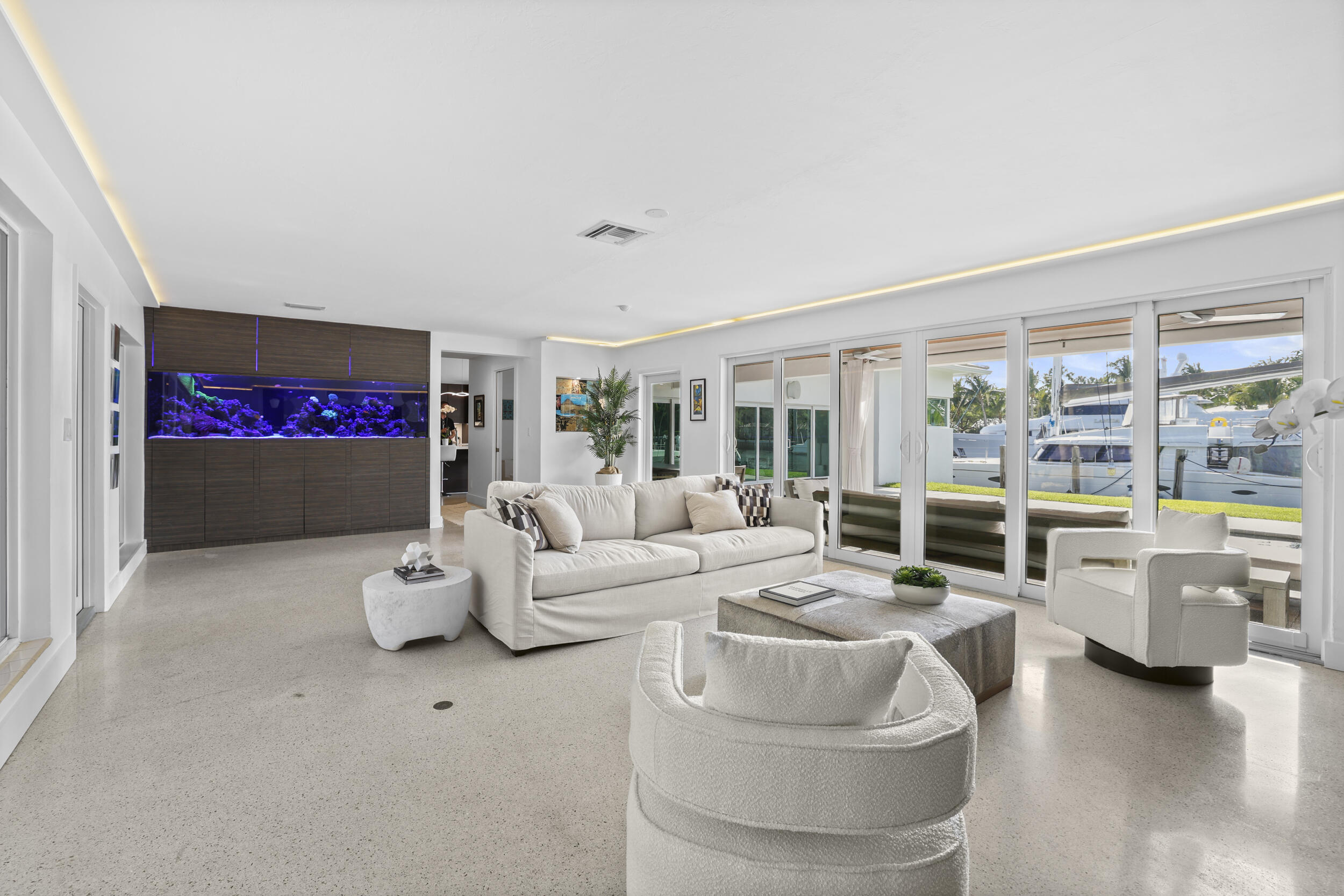 1321 Tangelo Isle