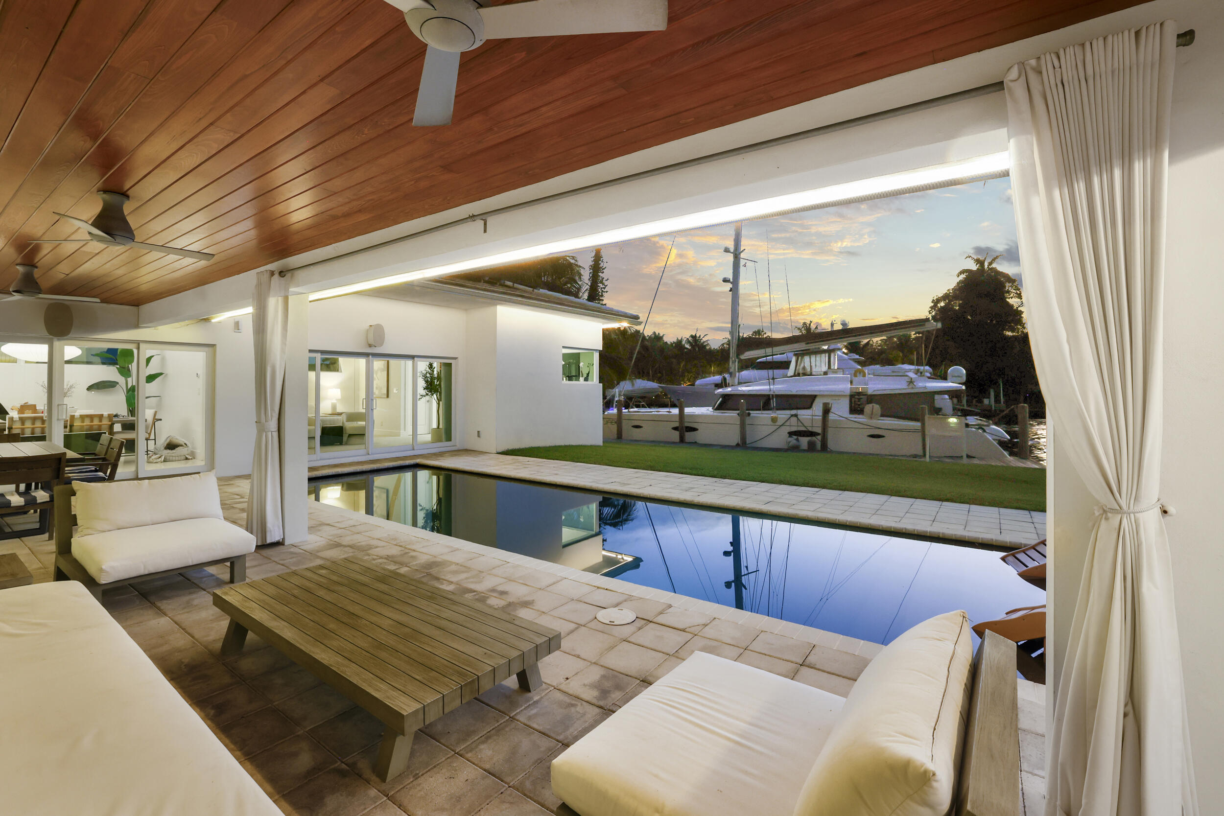 1321 Tangelo Isle