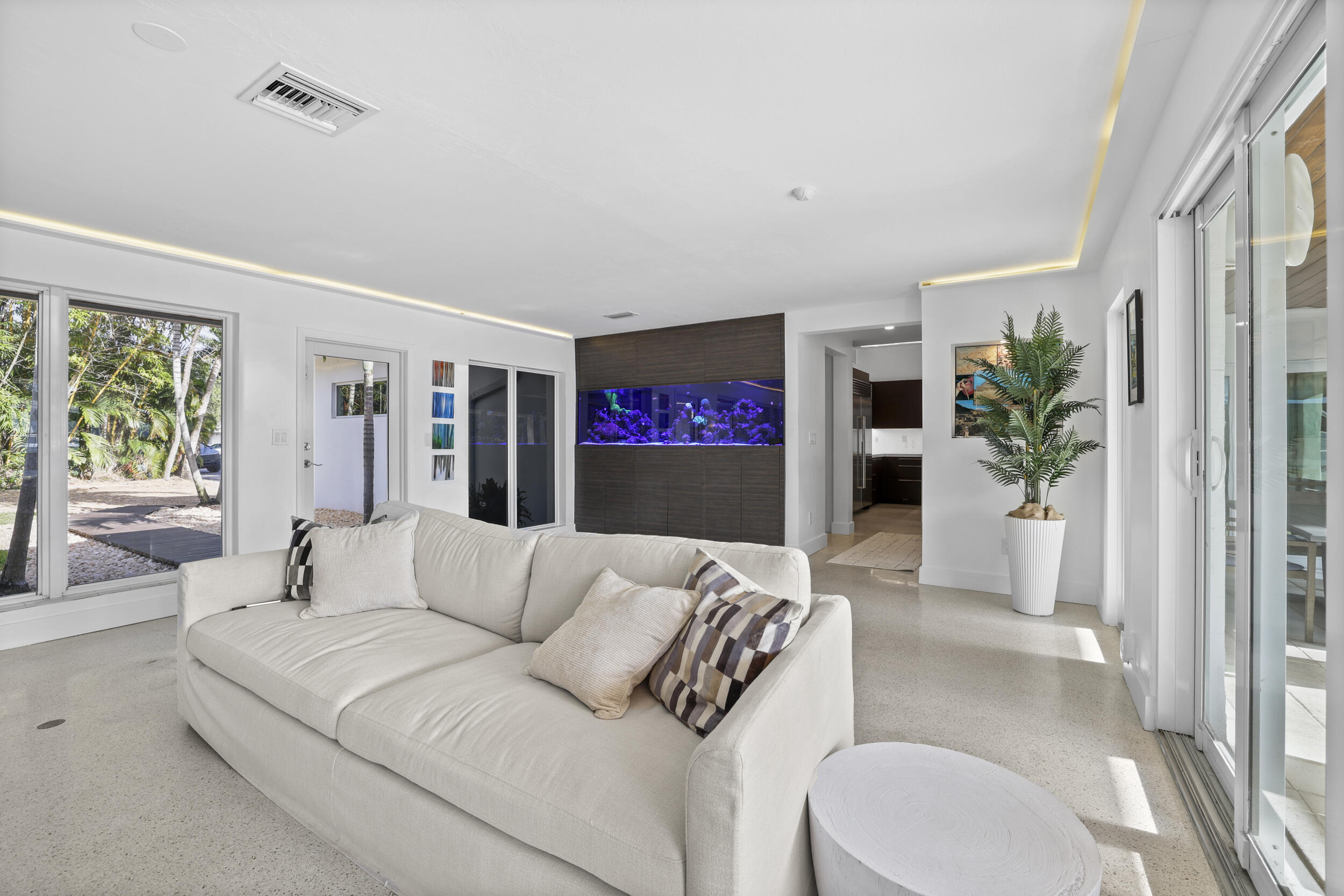 1321 Tangelo Isle