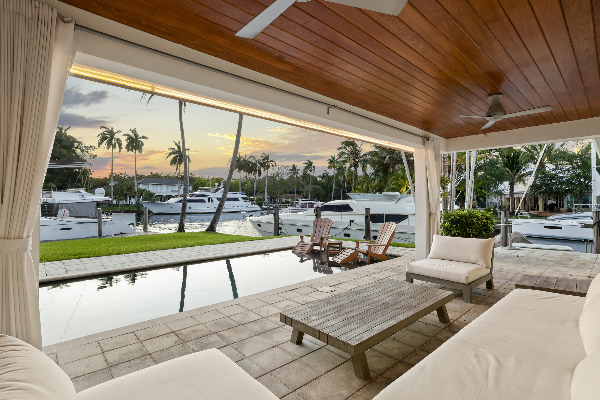 1321 Tangelo Isle