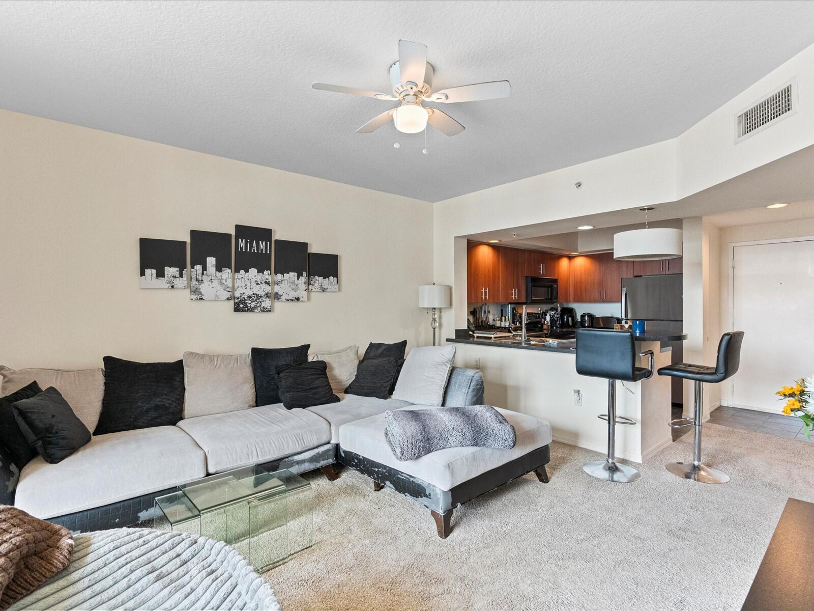 100 N Federal Highway 736