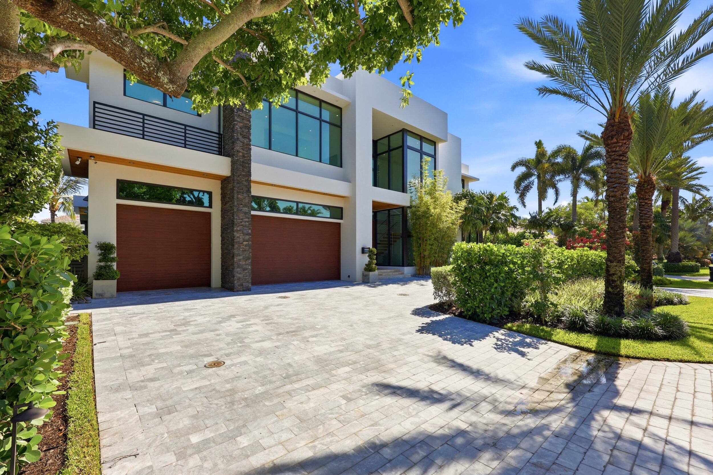 2863 NE 27th Street