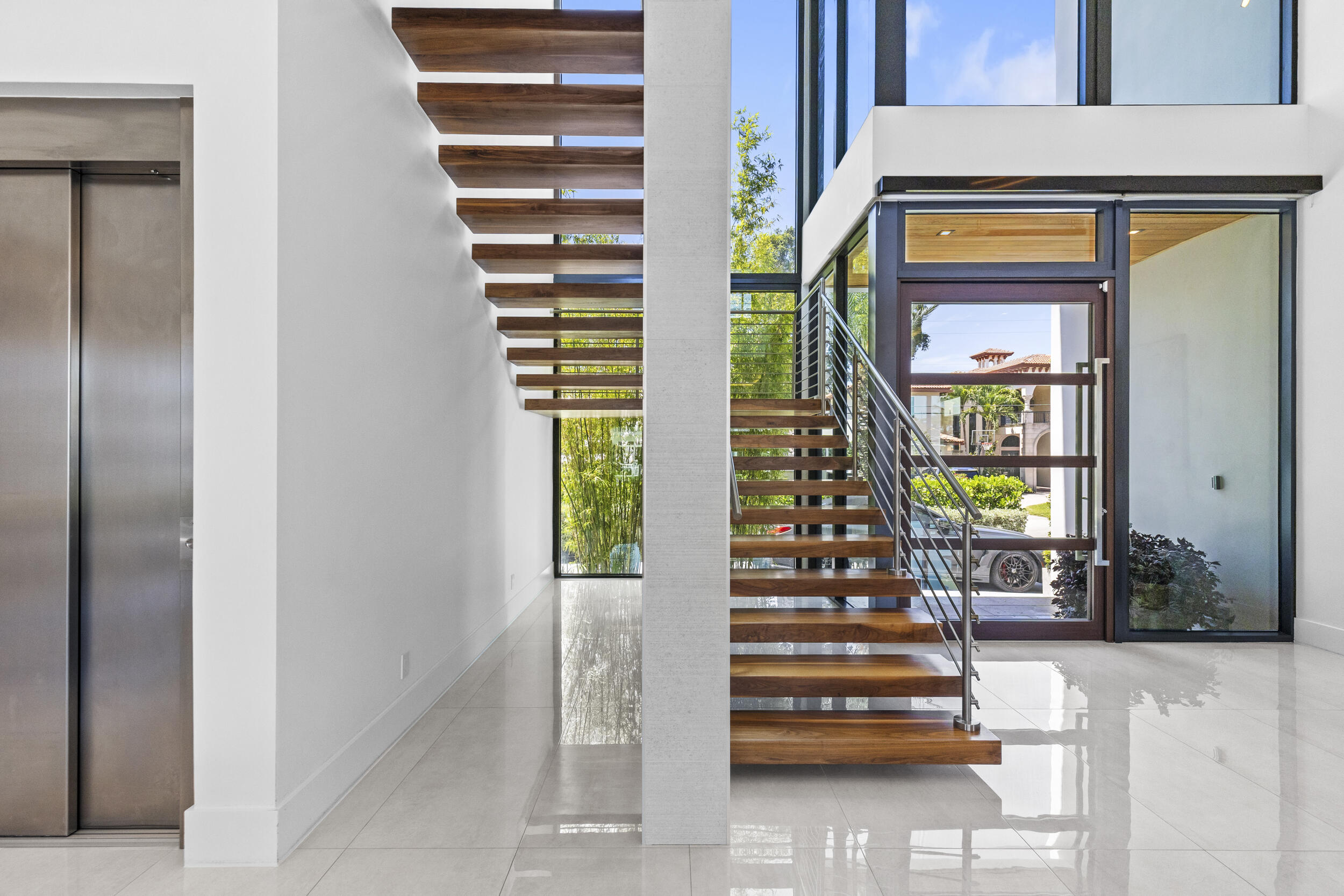 2863 NE 27th Street