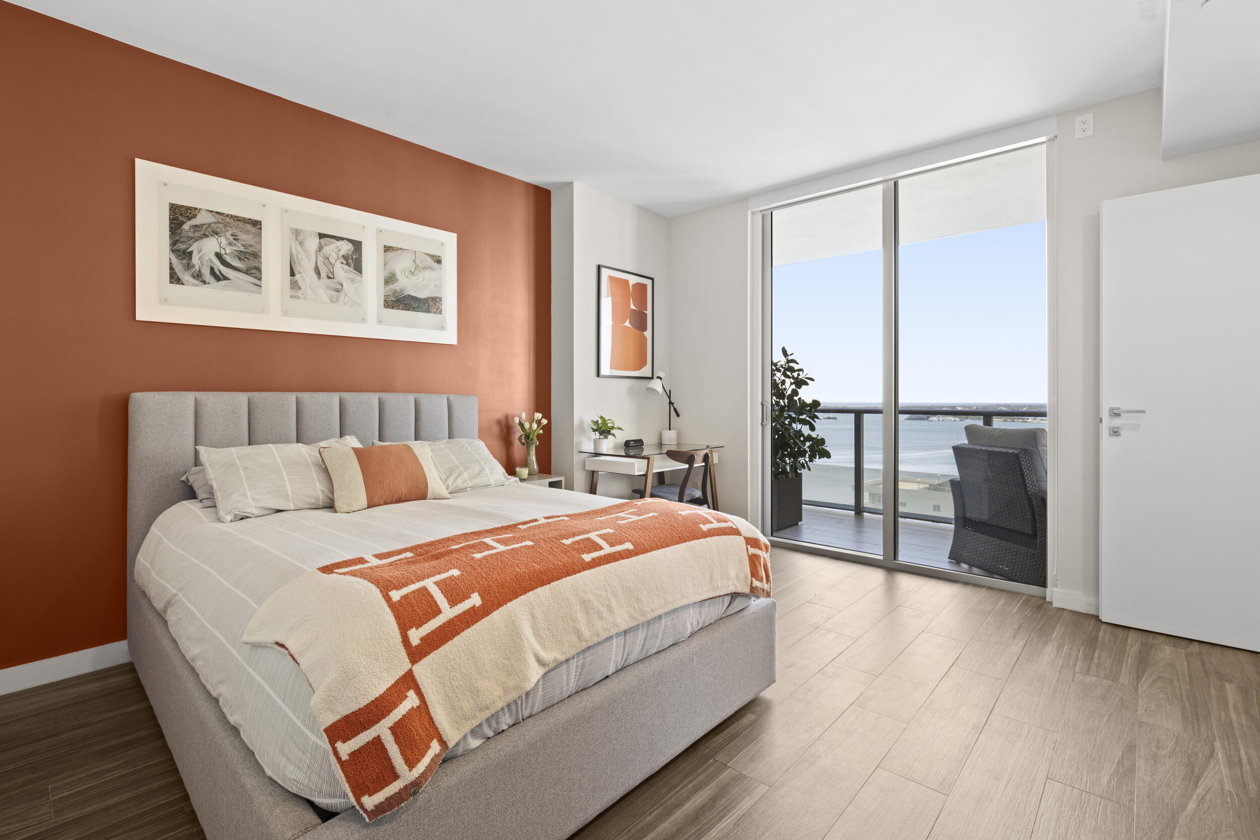 1300 BRICKELL BAY 2105