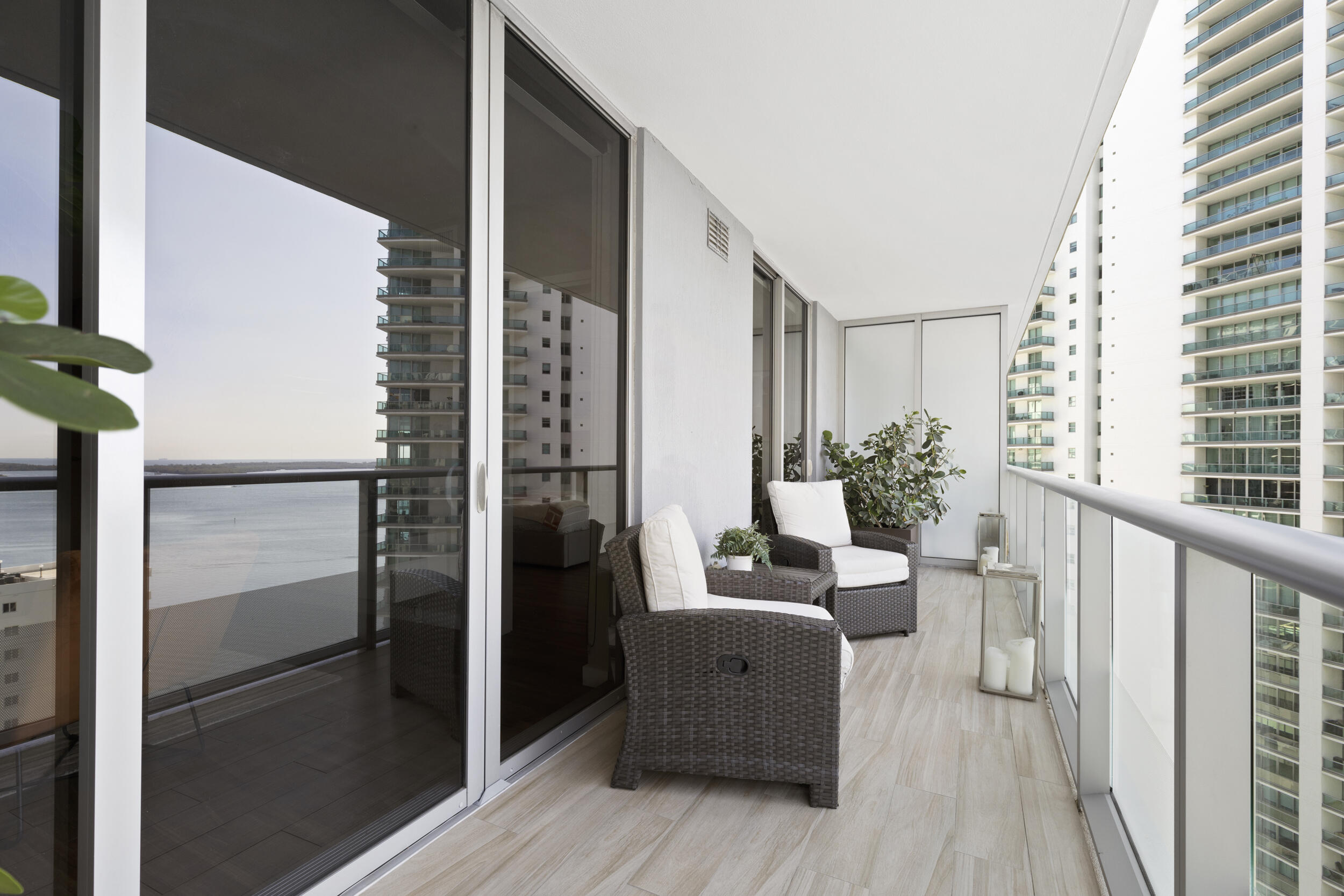1300 BRICKELL BAY 2105